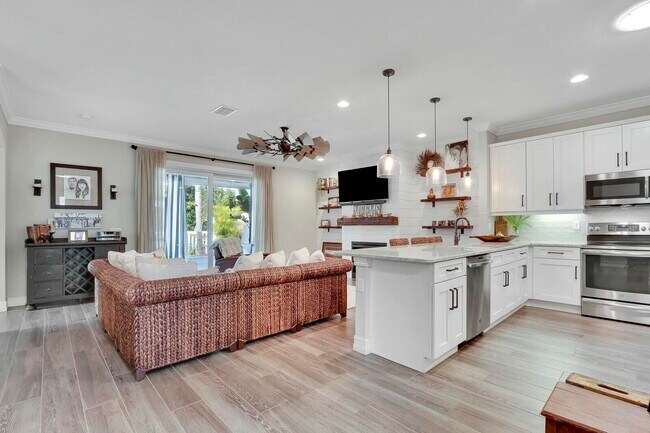 Building Photo - 6120 NW Cullen Way