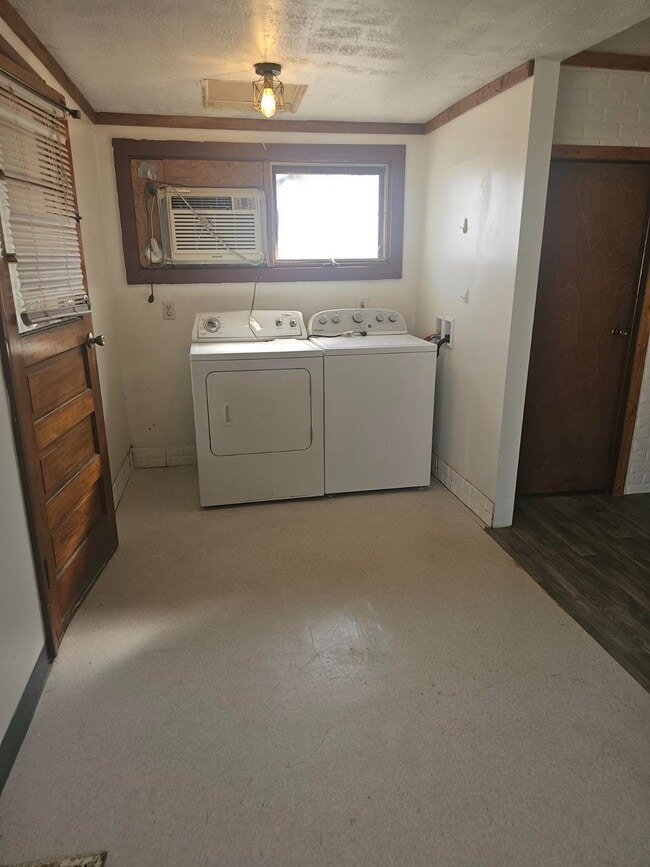 Building Photo - 2736 Applehill Ave SE