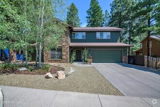 Building Photo - 462 E Twelve Oaks Dr
