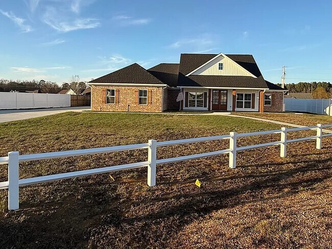 Primary Photo - 300 N Rayleigh Dr