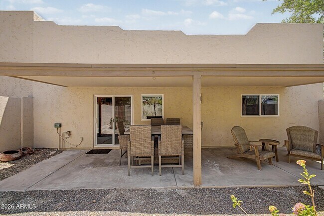 Building Photo - 11416 E Altadena Ave