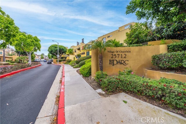 Building Photo - 25712 Le Parc