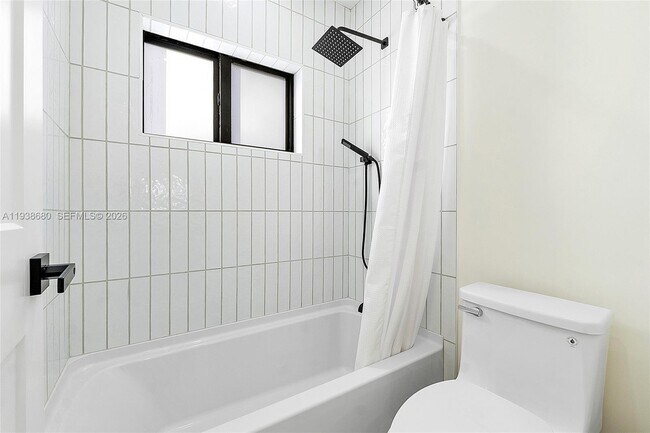 Building Photo - 3540 NE 28th Ave