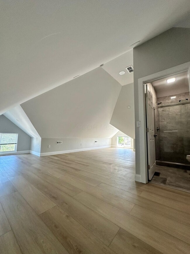 Building Photo - 7945 High St