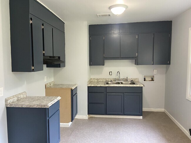 Building Photo - 3258 Lancing Ln