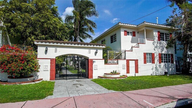 Building Photo - 1205 Marseille Dr