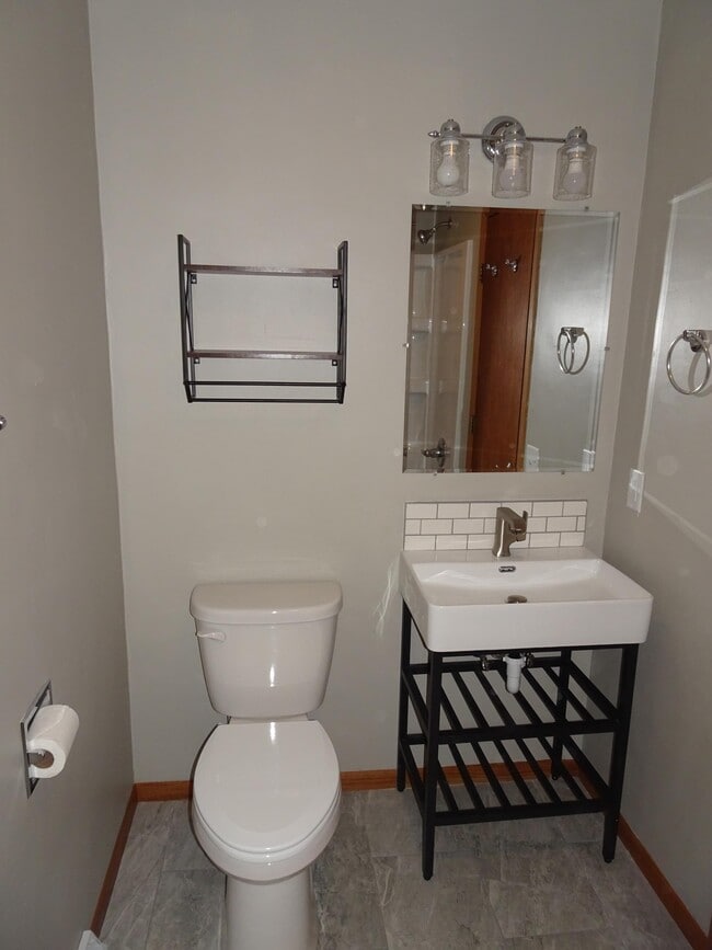 Building Photo - 6539 Kerman Dr