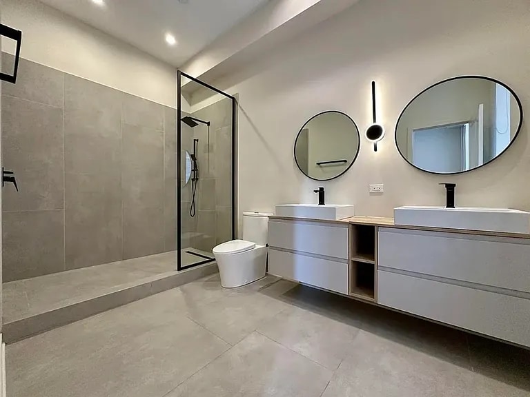 Building Photo - 3207 N Narragansett Ave