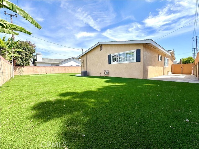 Building Photo - 15471 Salisbury Ln