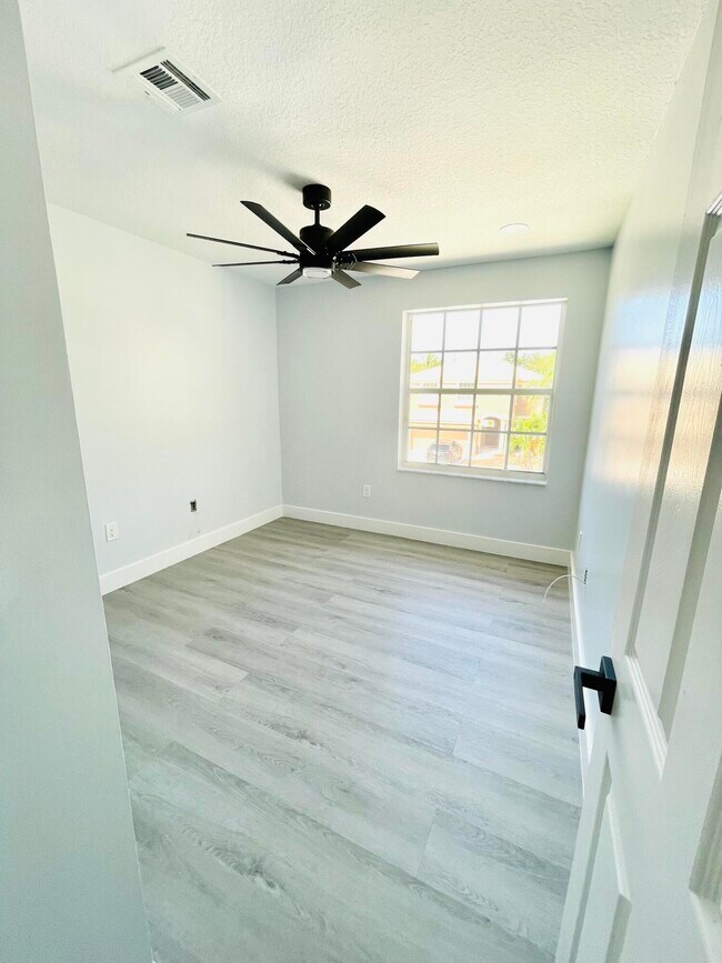 Building Photo - 3016 Rockville Ln