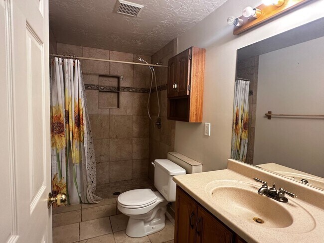 Building Photo - Great Home Available in Lehi!