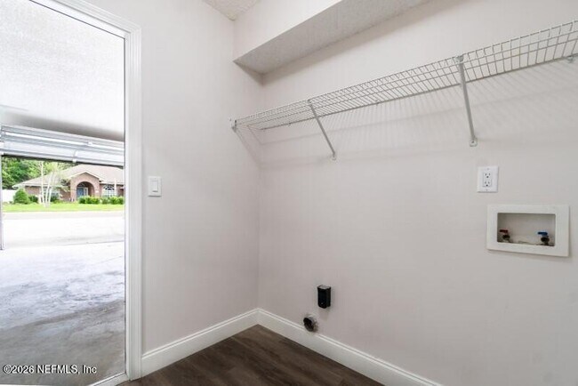 Building Photo - 557 Grand Parke Dr