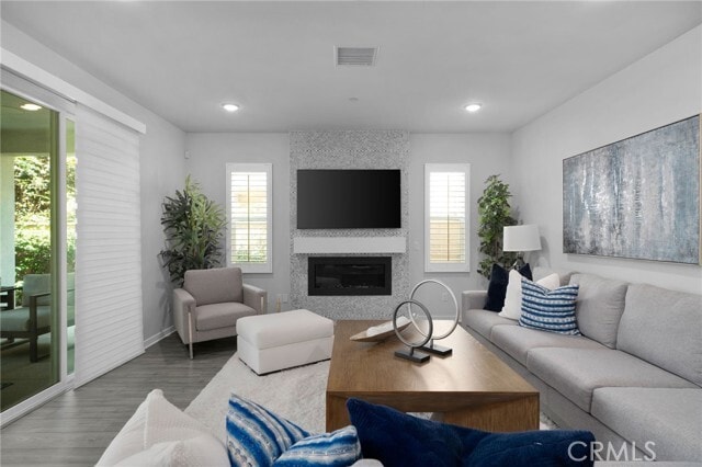 Building Photo - 2621 E Clara Ln