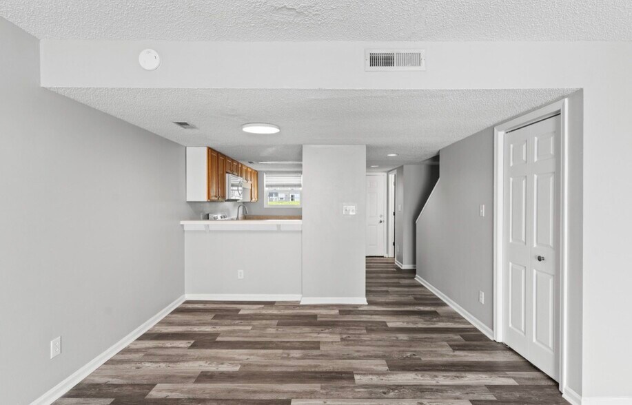 Building Photo - 6703 Jefferson Pl