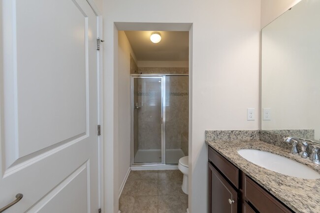 Building Photo - 121 Parkway Ct