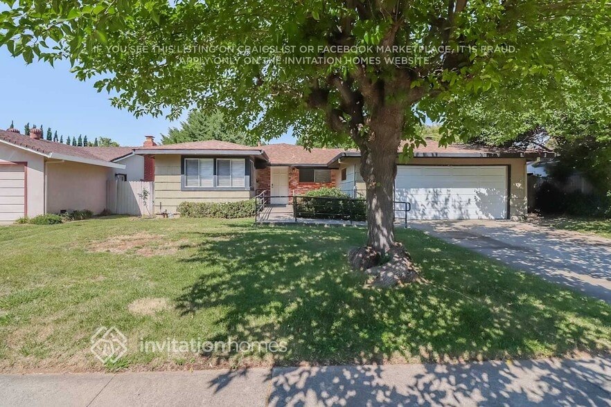 Building Photo - 2808 Notre Dame Dr