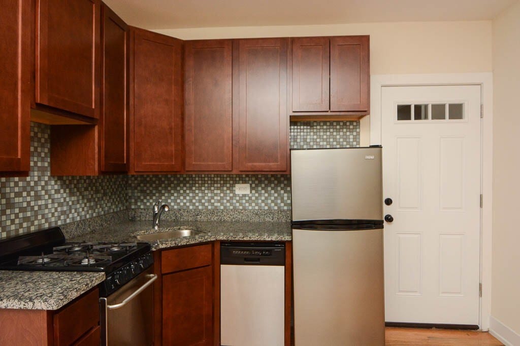 Building Photo - 2850 N Orchard St