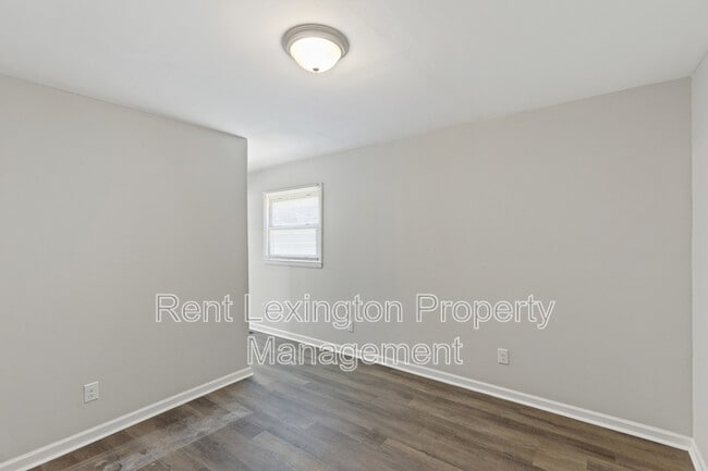 Building Photo - 604 Hi Crest Dr