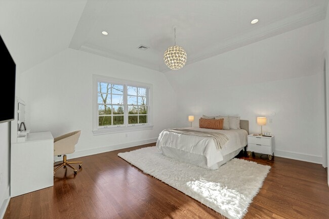 Building Photo - 373 Hardenburgh Ave