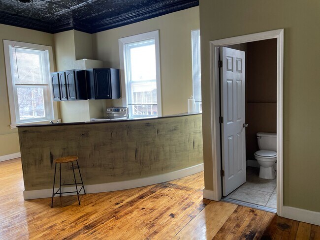 Building Photo - 4515 Olive St