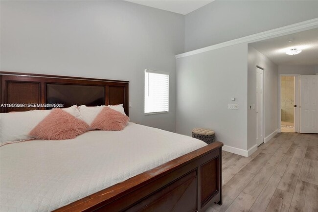 Building Photo - 1800 Water Ridge Dr