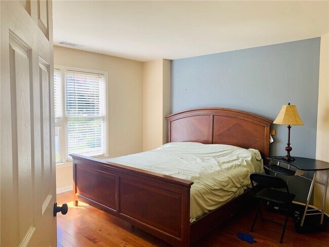 Building Photo - 720 Creek Wind Ct