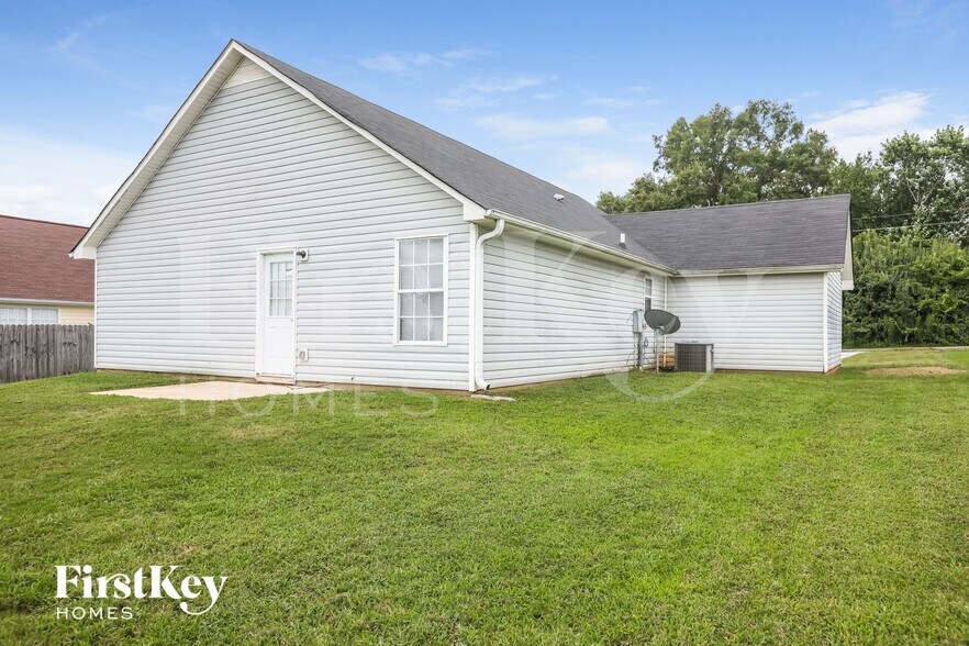 Building Photo - 9522 Sleepy Hollow Ln