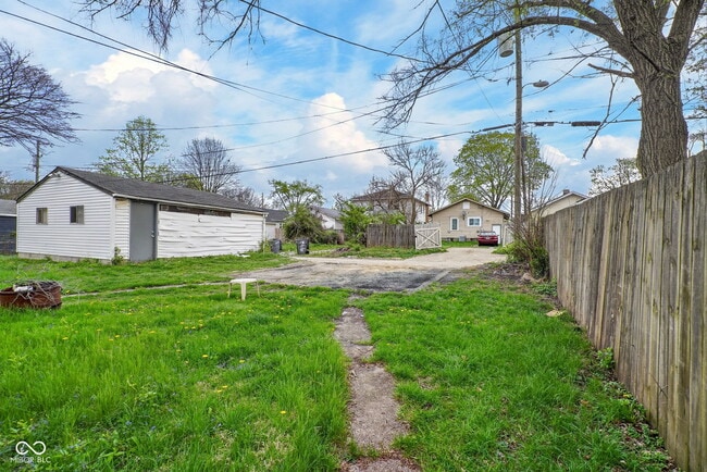 Building Photo - 937-939 N Drexel Ave