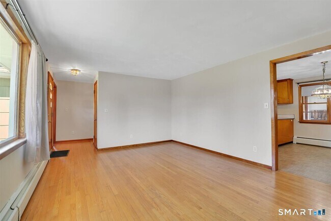 Building Photo - 57 Alanby Dr