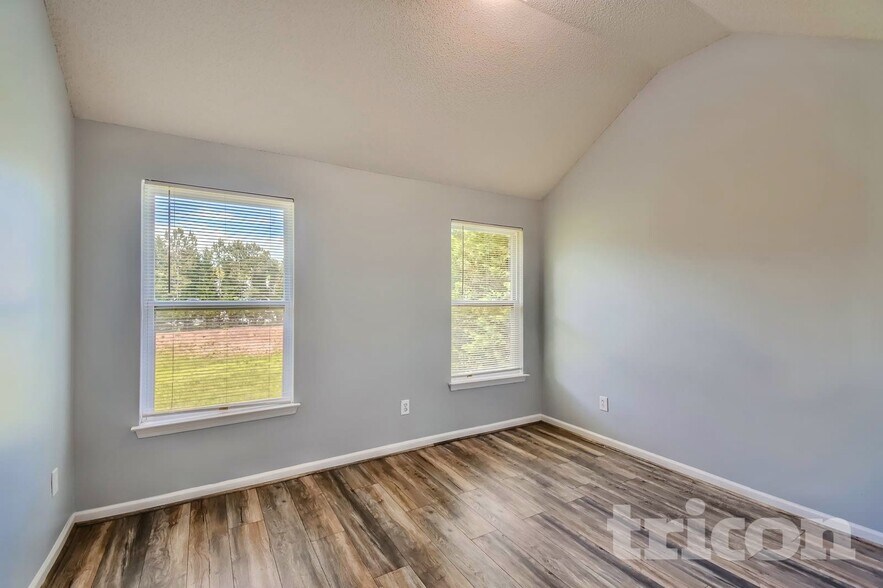Building Photo - 904 Ambeau Cir