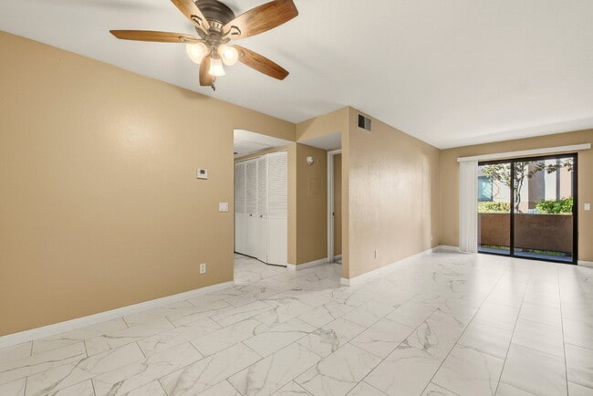 Building Photo - "Charming 2-Bedroom, 2-Bathroom Oasis in E...