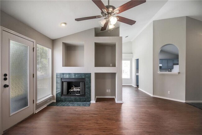 Building Photo - 3300 Reta Cove