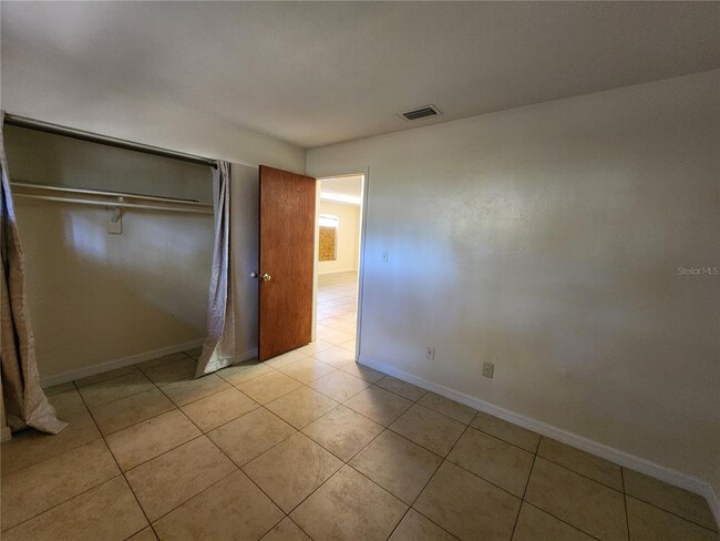 Building Photo - 6140 NW 26th St