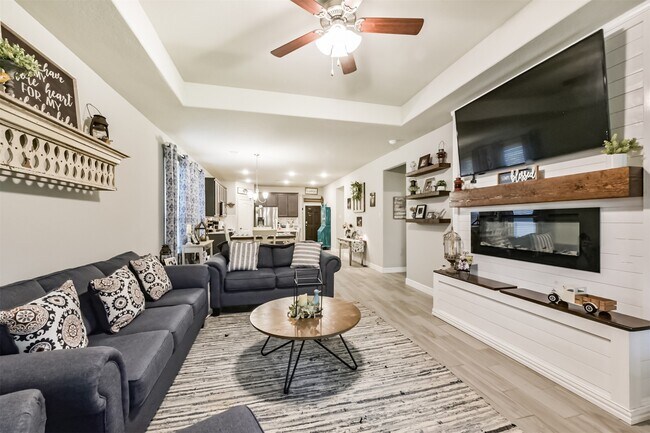 Building Photo - 123 Buttonwood Ct