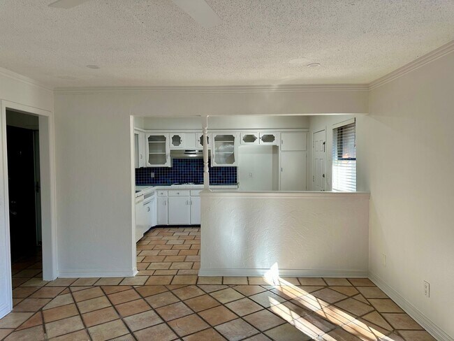 Building Photo - 6520 Grove
