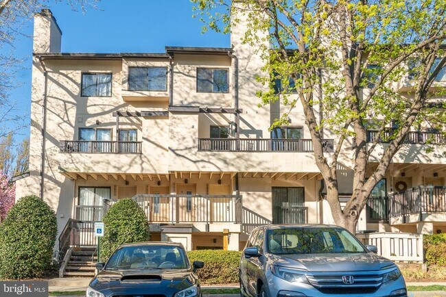 Building Photo - 9804 Hellingly Pl