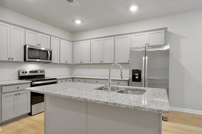 Building Photo - 305 Skipjack Ct