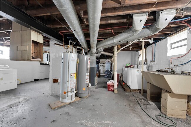 Building Photo - 18802 Cherokee Ave