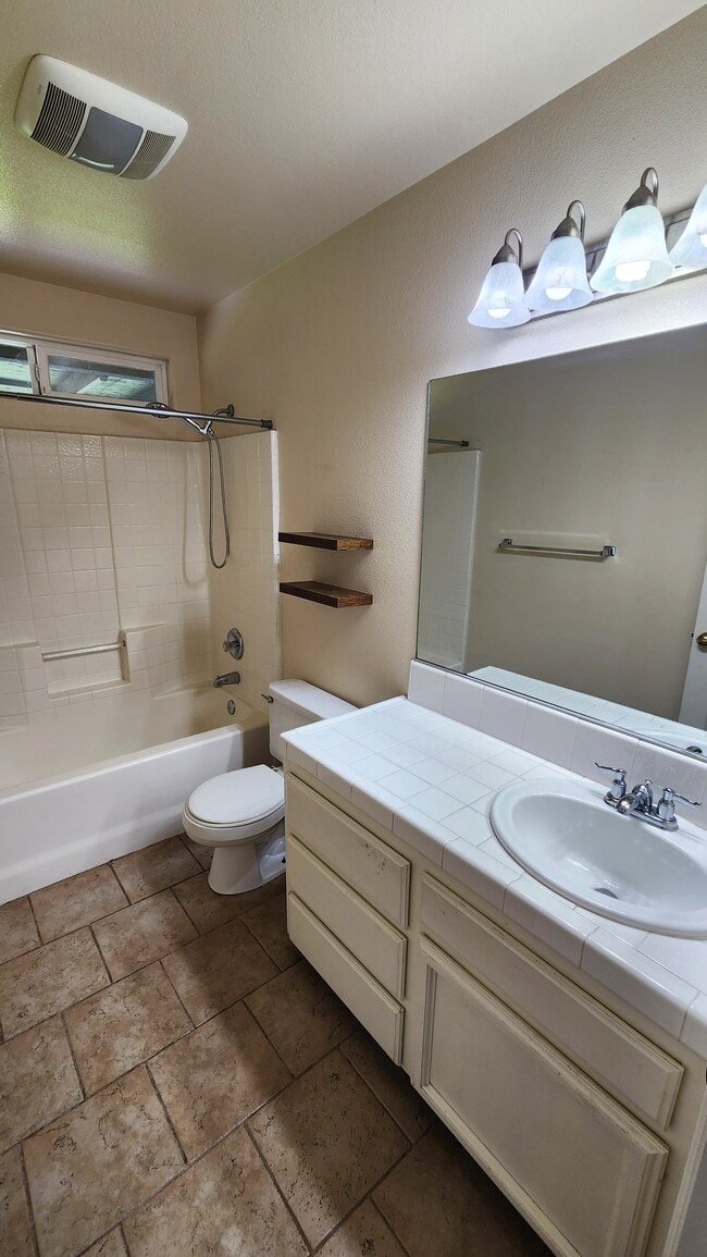 Building Photo - 409 Harvest Creek Rd