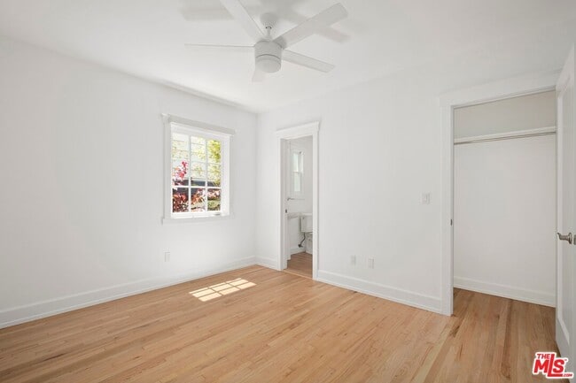 Building Photo - 541 Homer St