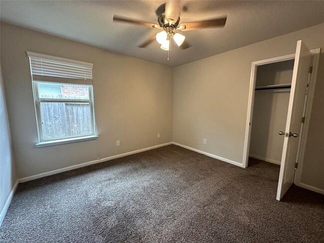 Building Photo - 12121 City Trek Ln