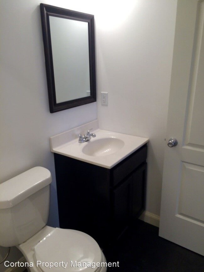 Building Photo - 1 br, 1 bath Apartment - 3528 Roger Pl