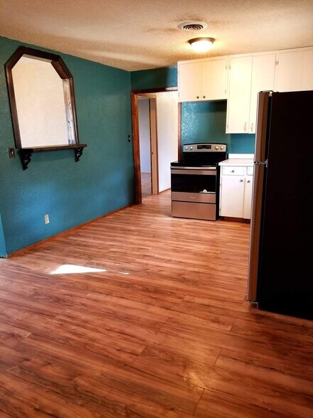 Building Photo - 1503 College Ave