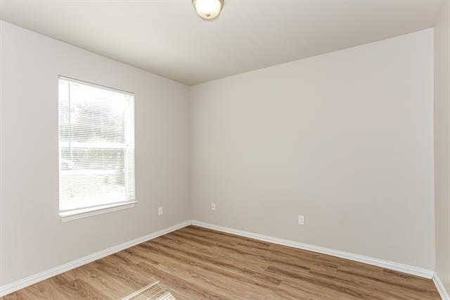 Building Photo - 706 Lloyd St