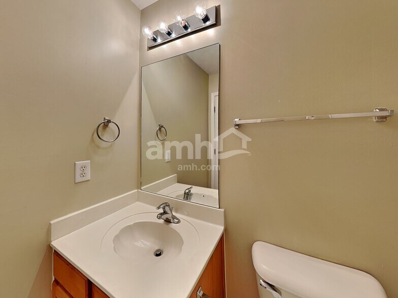 Building Photo - 2615 River Meade Way