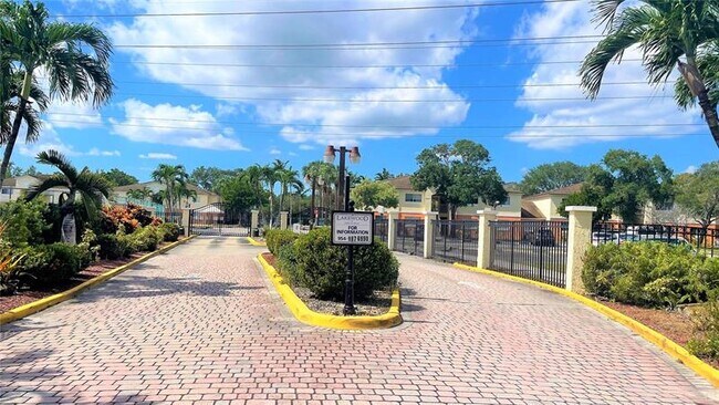 Building Photo - 3600 N 56th Ave