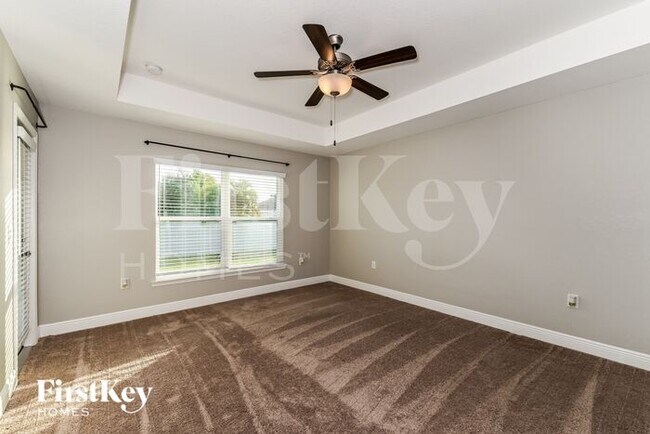 Building Photo - 3709 NE 12th Ave