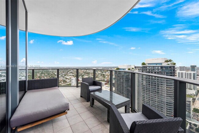 Building Photo - 1000 Brickell Plaza