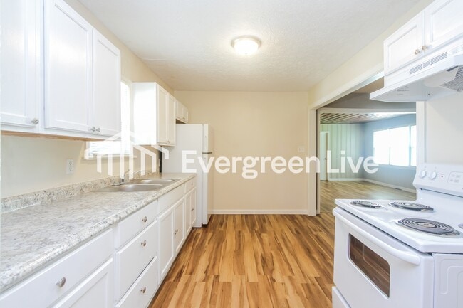 Building Photo - 3641 N Sadlier Dr