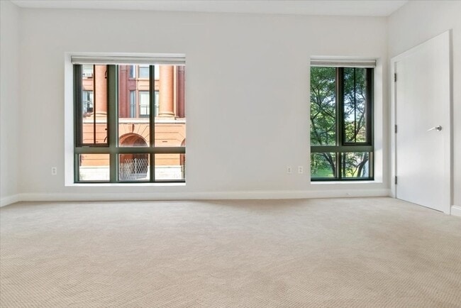 Building Photo - 24 Second St